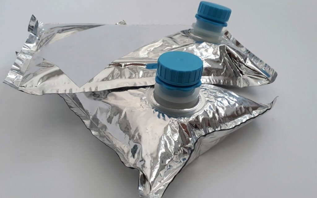 Pelletterie - Latex, aqueous adhesive based on natural latex